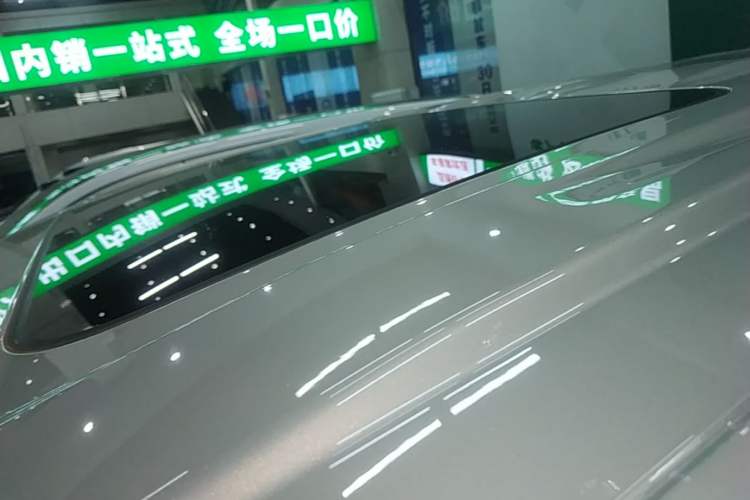 Used VOYAH Dream 2025 PHEV Four-Wheel-Drive Flagship Version – Qiankun Edition Roof