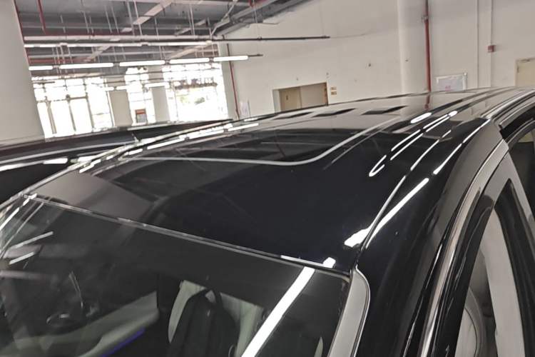 Used VOYAH Dream 2025 PHEV Four-Wheel-Drive Flagship Kunpeng Edition Roof