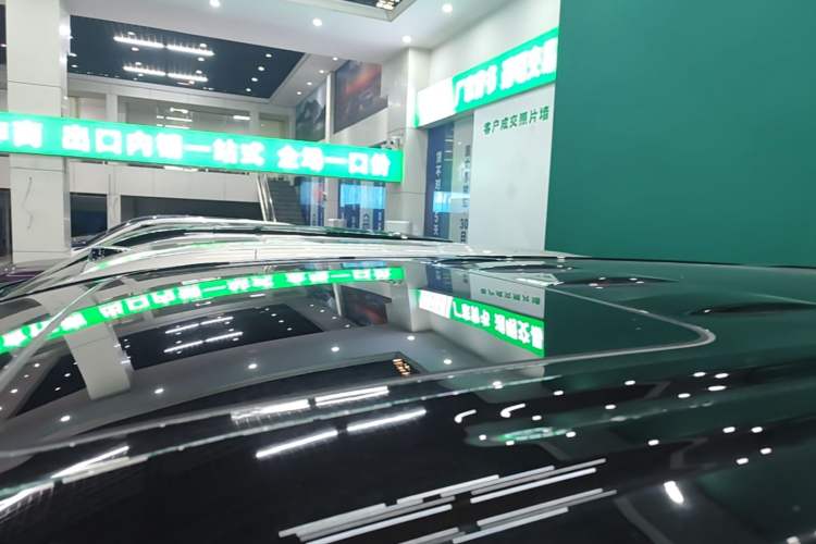 Used VOYAH Dream 2025 PHEV Four-Wheel-Drive Flagship Kunpeng Edition Roof