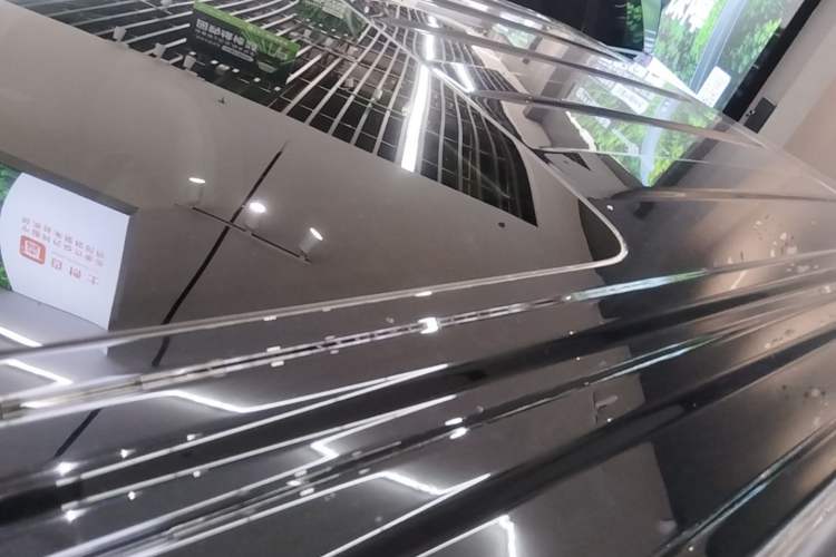 Used VOYAH Dream 2025 PHEV Four-Wheel Drive Prestige Qiankun Edition Roof