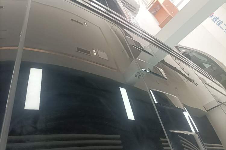 Used VOYAH Dream 2025 PHEV Four-Wheel-Drive Flagship Kunpeng Edition Roof