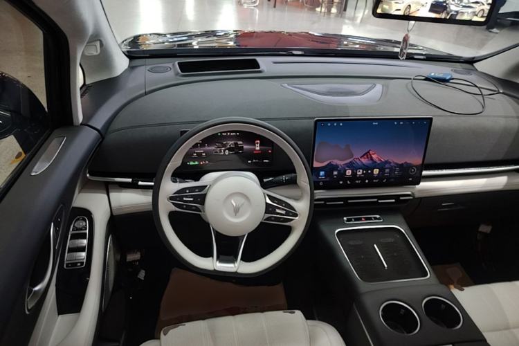 Used VOYAH Dream 2025 PHEV Four-Wheel Drive Prestige Qiankun Edition Steering Wheel