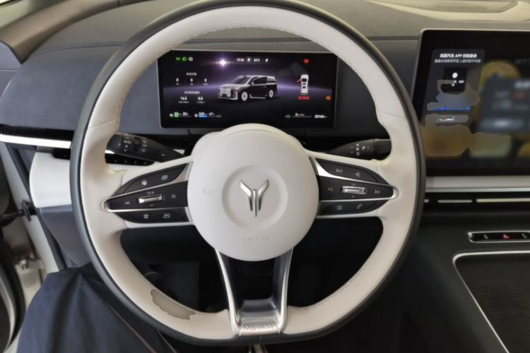 Used VOYAH Dream 2025 PHEV Four-Wheel-Drive Flagship Version – Qiankun Edition Steering Wheel