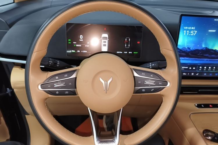 Used VOYAH Dream 2025 PHEV Four-Wheel-Drive Flagship Kunpeng Edition Steering Wheel