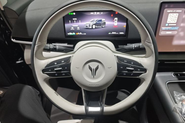 Used VOYAH Dream 2025 PHEV Four-Wheel Drive Prestige Qiankun Edition Steering Wheel