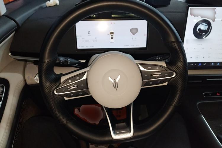 Used VOYAH Dream 2025 PHEV Four-Wheel Drive Prestige Kunpeng Edition Steering Wheel