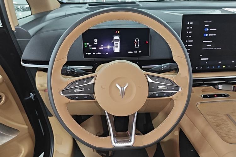 Used VOYAH Dream 2025 PHEV Four-Wheel-Drive Flagship Kunpeng Edition Steering Wheel