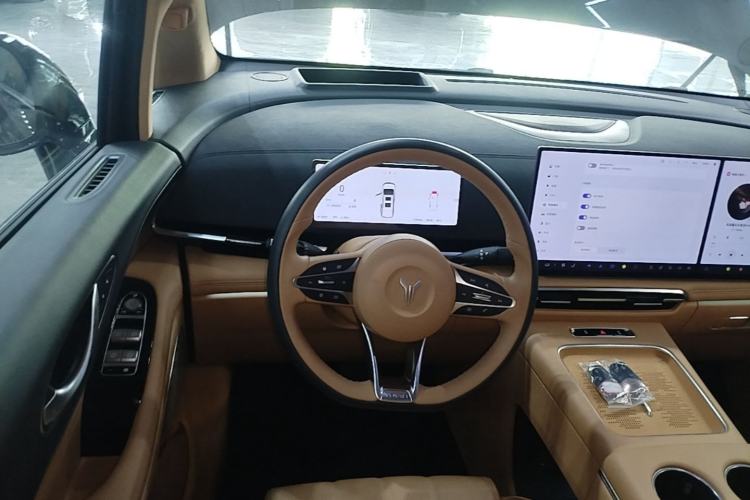 Used VOYAH Dream 2025 PHEV Four-Wheel-Drive Flagship Kunpeng Edition Steering Wheel