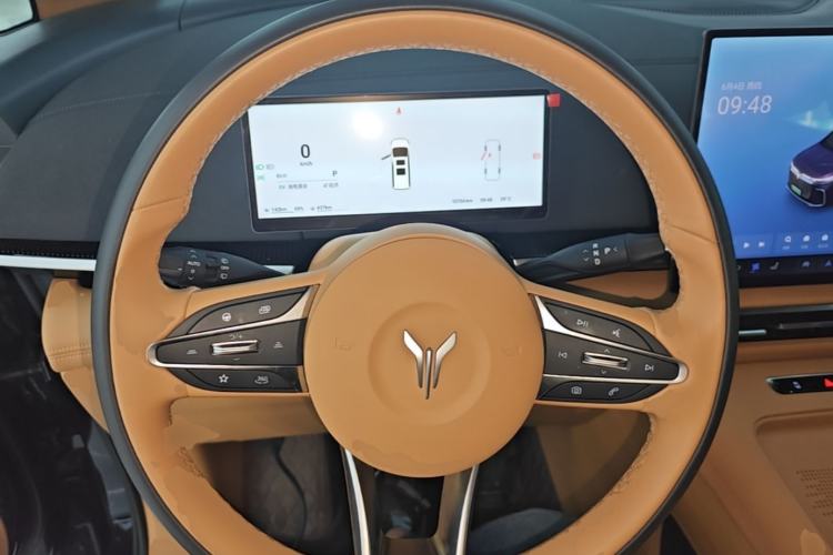 Used VOYAH Dream 2025 PHEV Four-Wheel Drive Prestige Kunpeng Edition Steering Wheel