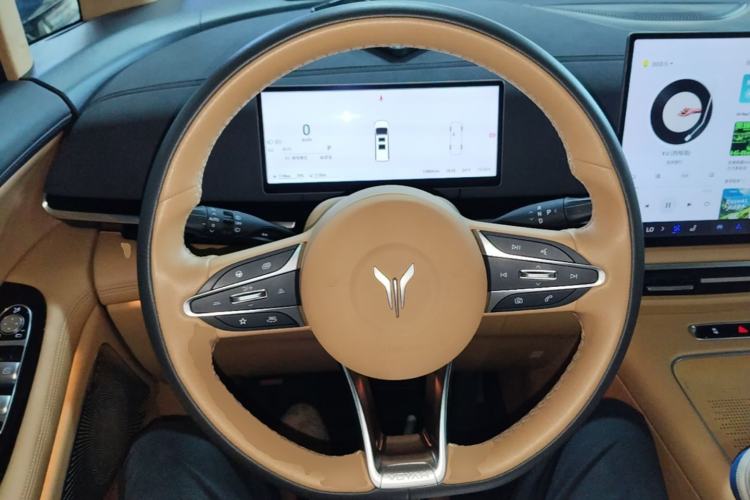 Used VOYAH Dream 2025 PHEV Four-Wheel-Drive Flagship Kunpeng Edition Steering Wheel