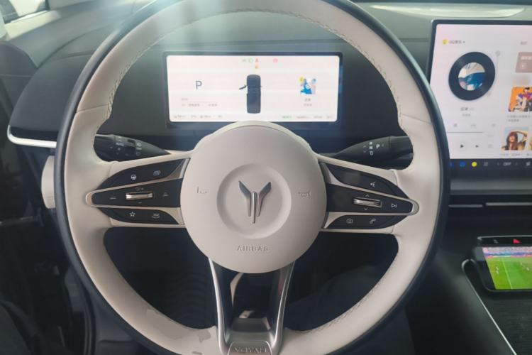Used VOYAH Dream 2025 PHEV Four-Wheel Drive Prestige Kunpeng Edition Steering Wheel