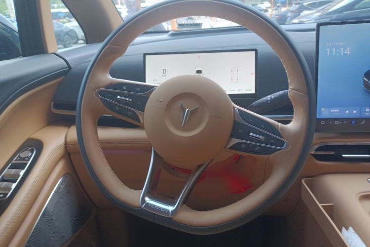 Used VOYAH Dream 2025 PHEV Four-Wheel Drive Prestige Kunpeng Edition Steering Wheel