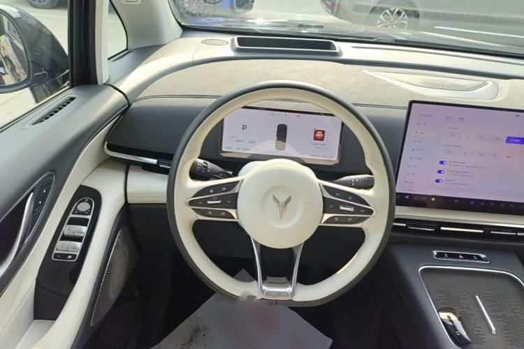 Used VOYAH Dream 2025 PHEV Four-Wheel Drive Prestige Kunpeng Edition Steering Wheel