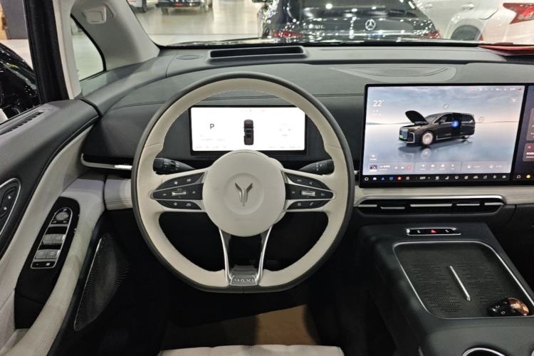 Used VOYAH Dream 2025 PHEV Four-Wheel Drive Prestige Kunpeng Edition Steering Wheel