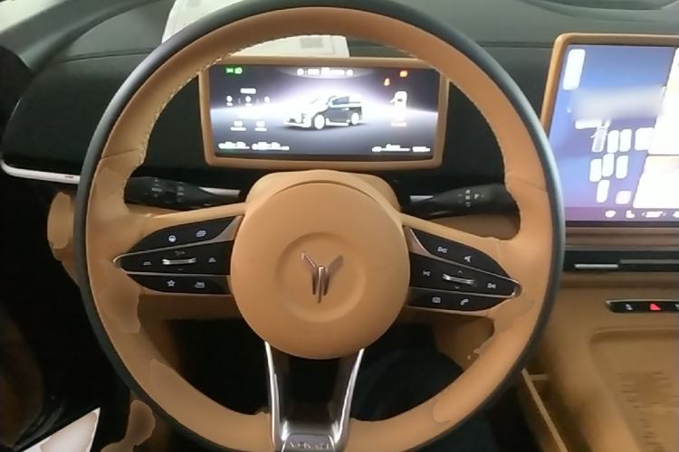 Used VOYAH Dream 2025 PHEV Four-Wheel-Drive Flagship Version – Qiankun Edition Steering Wheel