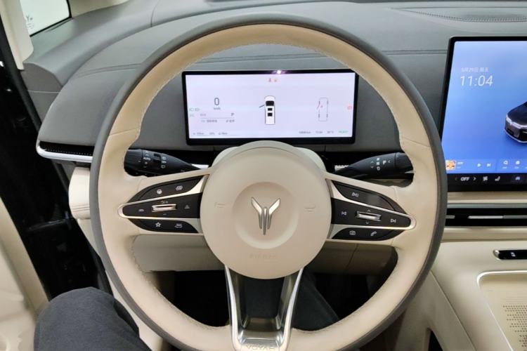 Used VOYAH Dream 2025 PHEV Four-Wheel-Drive Flagship Kunpeng Edition Steering Wheel