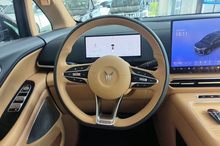 Used VOYAH Dream 2025 PHEV Four-Wheel-Drive Flagship Kunpeng Edition Steering Wheel