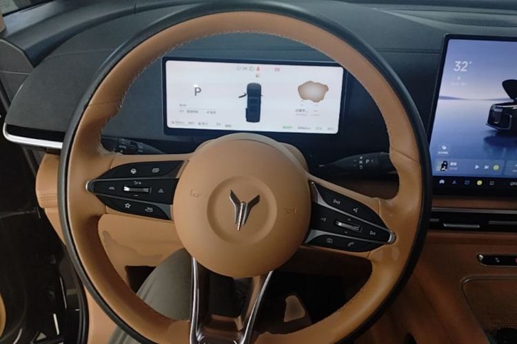 Used VOYAH Dream 2025 PHEV Four-Wheel-Drive Flagship Kunpeng Edition Steering Wheel
