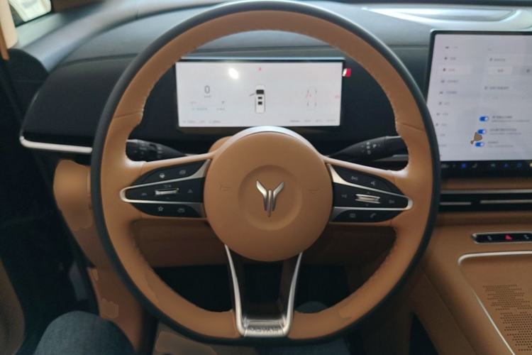 Used VOYAH Dream 2025 PHEV Four-Wheel Drive Excellence Kunpeng Edition Steering Wheel