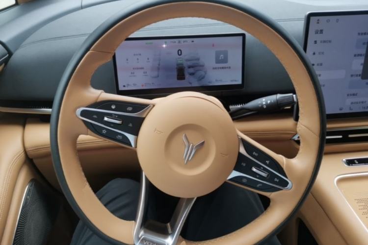 Used VOYAH Dream 2025 PHEV Four-Wheel Drive Prestige Qiankun Edition Steering Wheel