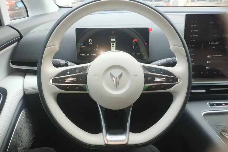 Used VOYAH Dream 2025 PHEV Four-Wheel Drive Prestige Kunpeng Edition Steering Wheel