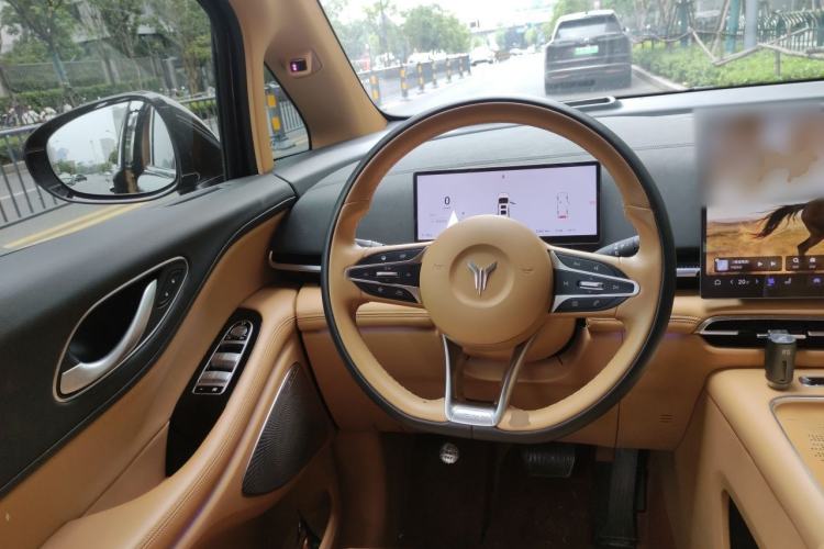 Used VOYAH Dream 2025 PHEV Four-Wheel Drive Excellence Qiankun Edition Steering Wheel