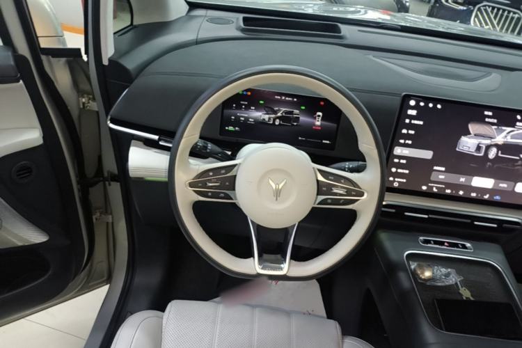 Used VOYAH Dream 2025 EV Four-Wheel-Drive Flagship Qiankun Version Steering Wheel
