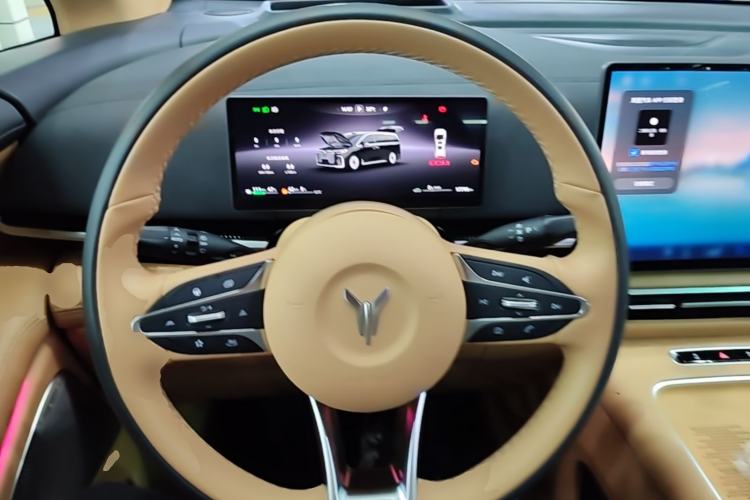 Used VOYAH Dream 2025 PHEV Four-Wheel Drive Prestige Qiankun Edition Steering Wheel