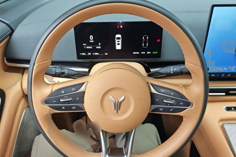 Used VOYAH Dream 2025 PHEV Four-Wheel Drive Prestige Kunpeng Edition Steering Wheel
