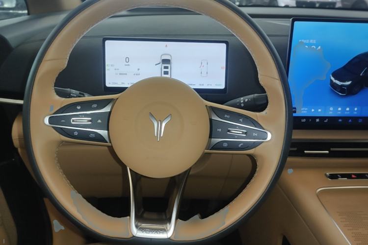 Used VOYAH Dream 2025 PHEV Four-Wheel Drive Prestige Kunpeng Edition Steering Wheel