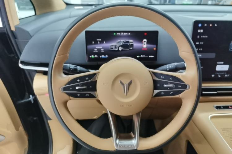 Used VOYAH Dream 2025 PHEV Four-Wheel Drive Prestige Qiankun Edition Steering Wheel