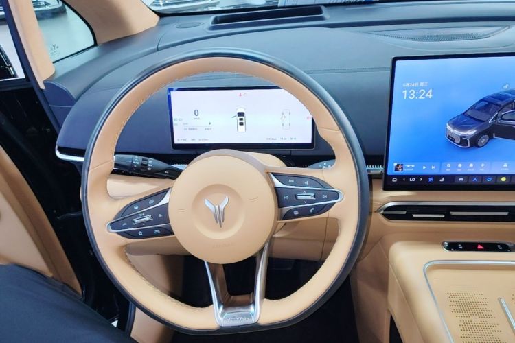 Used VOYAH Dream 2025 PHEV Four-Wheel-Drive Flagship Kunpeng Edition Steering Wheel