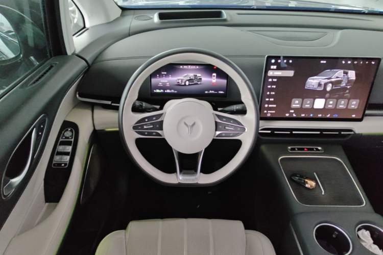 Used VOYAH Dream 2025 PHEV Four-Wheel-Drive Flagship Version – Qiankun Edition Steering Wheel