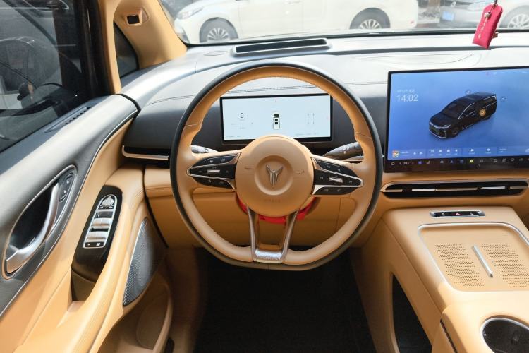 Used VOYAH Dream 2025 EV Four-Wheel Drive Prestige Kunpeng Edition Steering Wheel