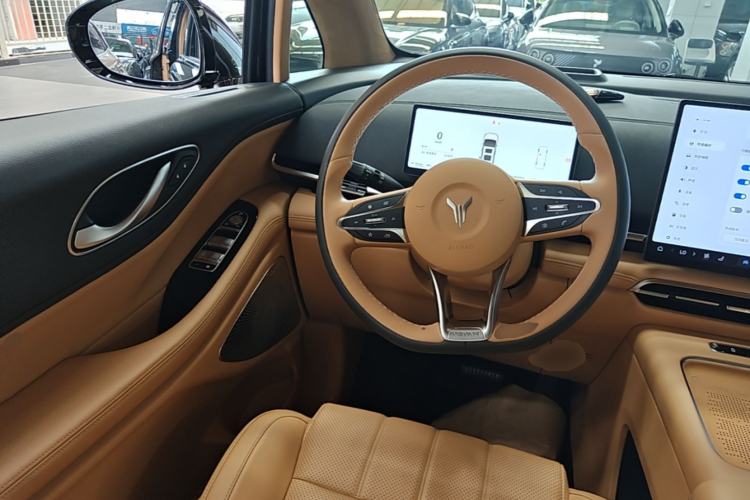 Used VOYAH Dream 2025 PHEV Four-Wheel-Drive Flagship Kunpeng Edition Steering Wheel