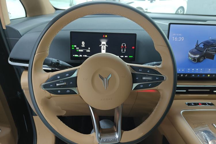 Used VOYAH Dream 2025 PHEV Four-Wheel-Drive Flagship Kunpeng Edition Steering Wheel
