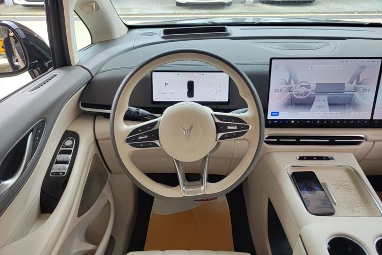 Used VOYAH Dream 2025 PHEV Four-Wheel-Drive Flagship Kunpeng Edition Steering Wheel