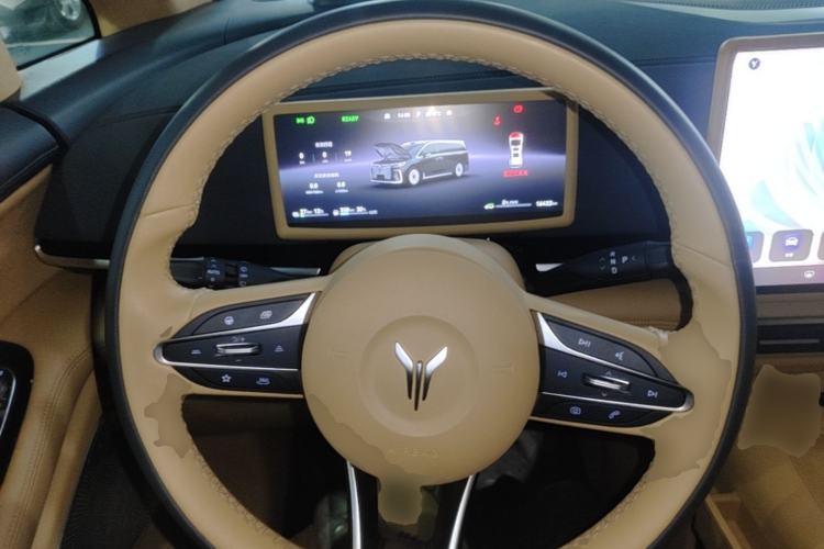 Used VOYAH Dream 2025 PHEV Four-Wheel-Drive Flagship Version – Qiankun Edition Steering Wheel