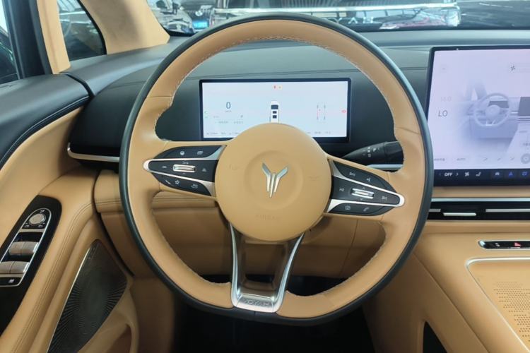 Used VOYAH Dream 2025 PHEV Four-Wheel-Drive Flagship Kunpeng Edition Steering Wheel