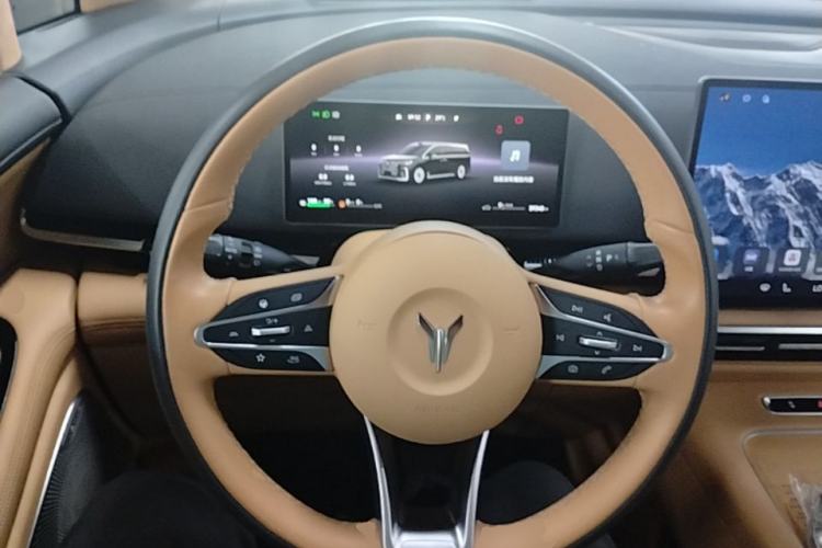 Used VOYAH Dream 2025 PHEV Four-Wheel Drive Prestige Qiankun Edition Steering Wheel