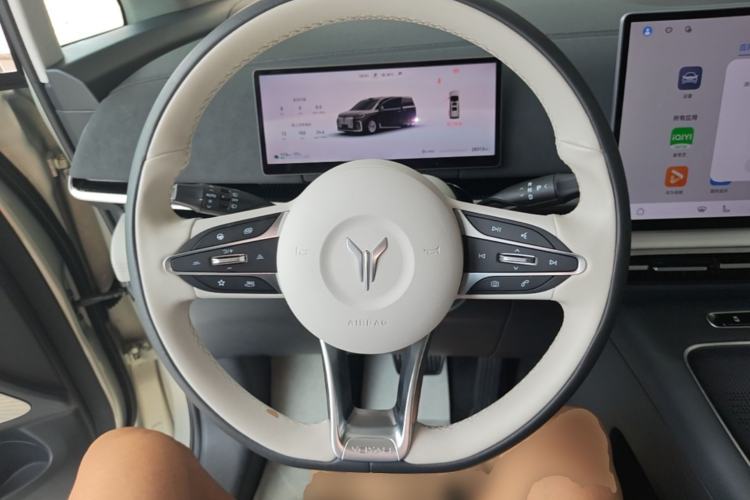 Used VOYAH Dream 2025 EV Four-Wheel-Drive Flagship Qiankun Version Steering Wheel