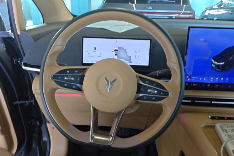 Used VOYAH Dream 2025 PHEV Four-Wheel-Drive Flagship Kunpeng Edition Steering Wheel