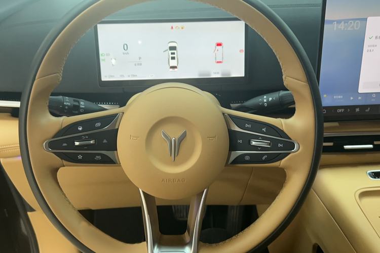 Used VOYAH Dream 2025 PHEV Four-Wheel Drive Prestige Kunpeng Edition Steering Wheel