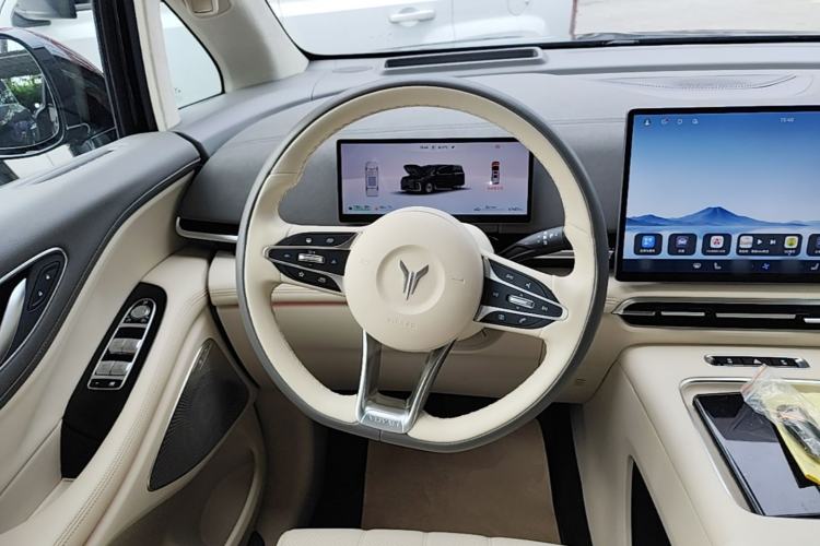 Used VOYAH Dream 2025 PHEV Four-Wheel-Drive Flagship Version – Qiankun Edition Steering Wheel