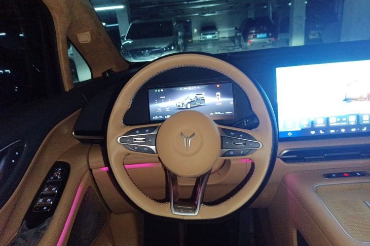 Used VOYAH Dream 2025 PHEV Four-Wheel Drive Prestige Kunpeng Edition Steering Wheel
