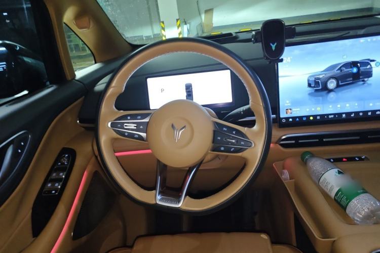 Used VOYAH Dream 2025 PHEV Four-Wheel Drive Prestige Kunpeng Edition Steering Wheel