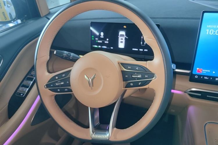 Used VOYAH Dream 2025 PHEV Four-Wheel-Drive Flagship Kunpeng Edition Steering Wheel