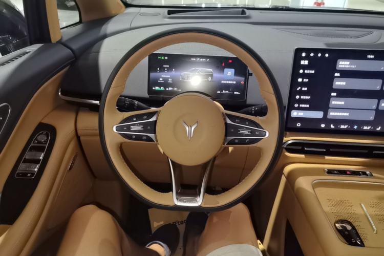 Used VOYAH Dream 2025 PHEV Four-Wheel Drive Excellence Qiankun Edition Steering Wheel