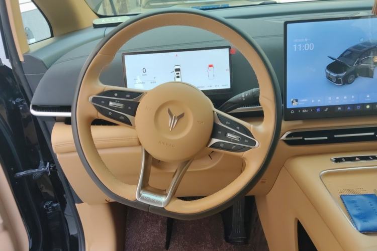 Used VOYAH Dream 2025 PHEV Four-Wheel Drive Excellence Kunpeng Edition Steering Wheel