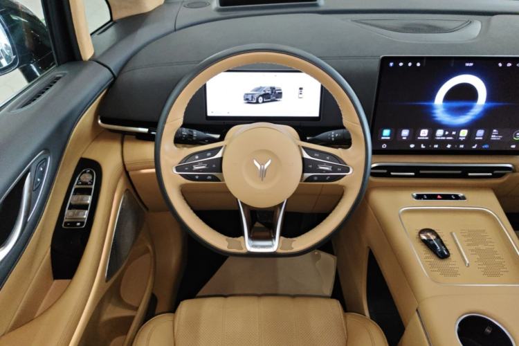 Used VOYAH Dream 2025 PHEV Four-Wheel Drive Prestige Qiankun Edition Steering Wheel